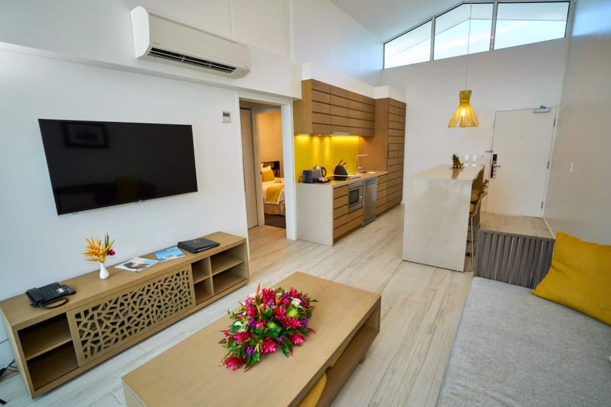 2 bedroom waterfront villa  | 1 bedroom, premium bedding, in-room safe, desk