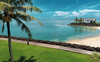 在海滩、白沙、浮潜、划皮艇