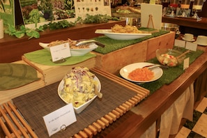 Desayuno buffet todos los días (con cargo)
