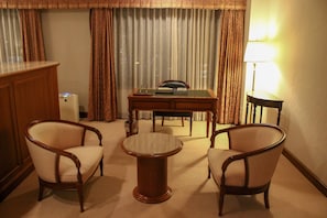 Premium bedding, in-room safe, desk, iron/ironing board - Hotel Higashinihon Utsunomiya (Utsunomiya)