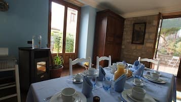 Essbereich im Zimmer