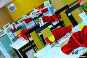 Breakfast, lunch, dinner served; Asian cuisine  - Vega Star Hotel (Yangon)