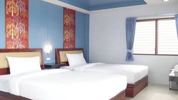 In-room safe, free WiFi, bed sheets