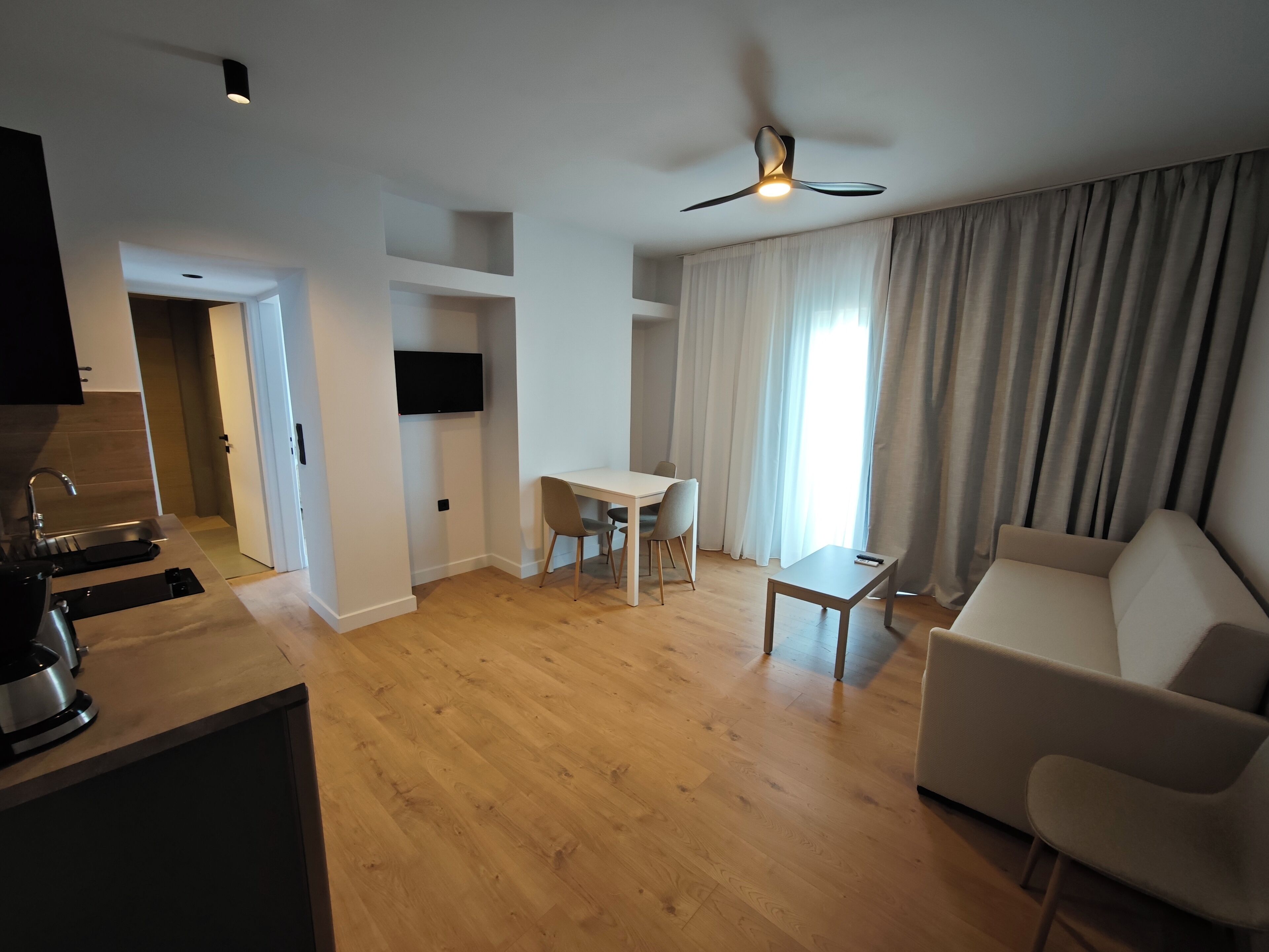 Superior Apartment, 1 Bedroom, Sea View | Living area
