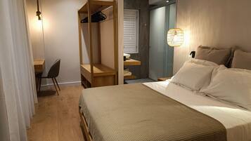 Superior Apartment | In-room safe, desk, iron/ironing board, free WiFi