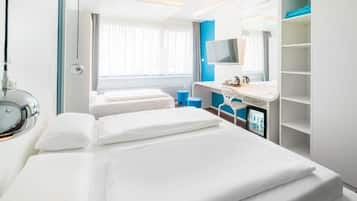 Design Triple Room | 1 bedroom, premium bedding, minibar, desk