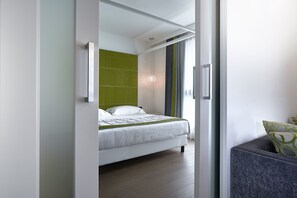 Minibar, in-room safe, desk, soundproofing - Link124 Hotel (Parma)