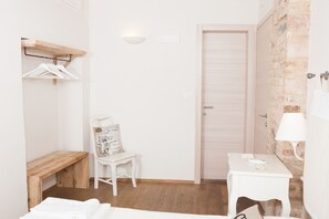 Minibar, in-room safe, desk, free cots/infant beds