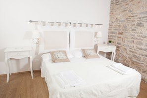 Minibar, in-room safe, desk, free cots/infant beds