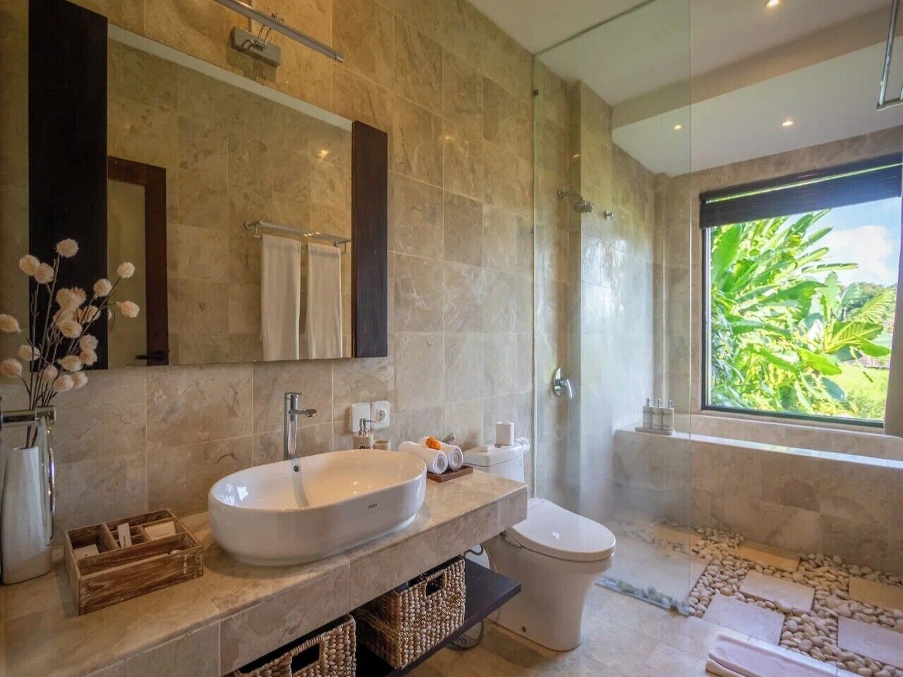 rice terrace suite | bathroom | separate bathtub and shower, deep-soaking bathtub, free toiletries