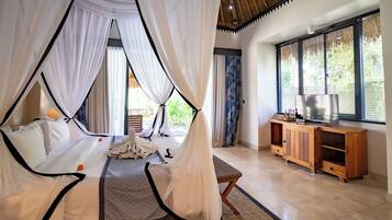 1 bedroom, premium bedding, minibar, in-room safe