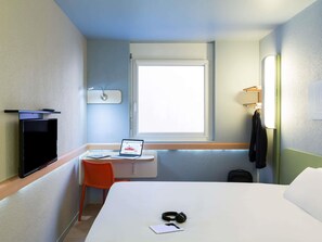 Hypo-allergenic bedding, desk, soundproofing, free WiFi - ibis budget Zurich Airport (Opfikon)