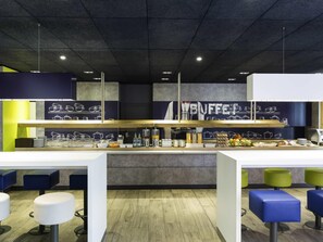 Daily buffet breakfast (CHF 17 per person)