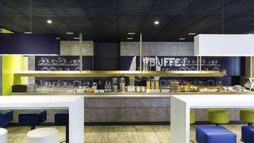 Daily buffet breakfast (CHF 17 per person)