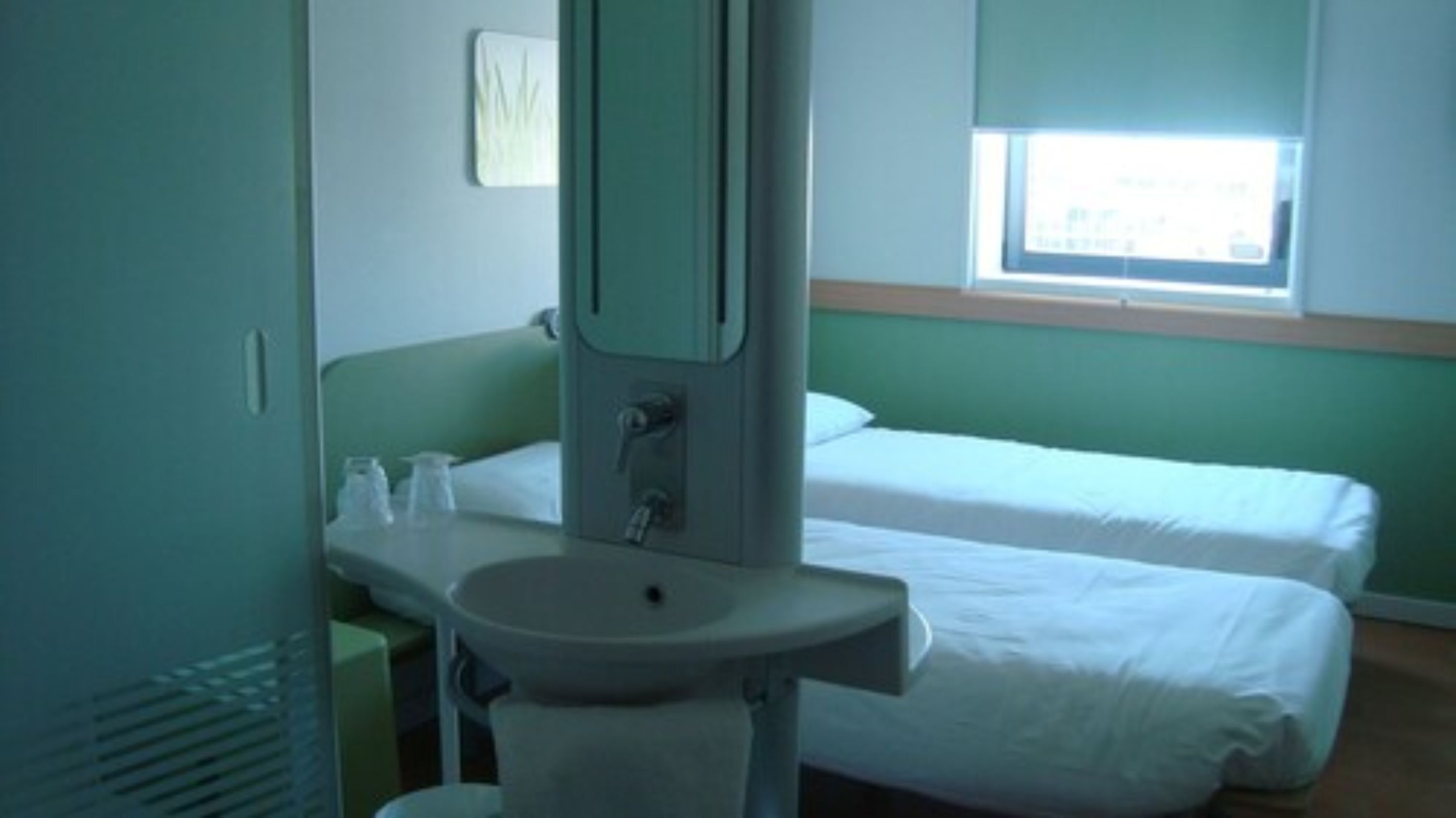 twin room, 2 single beds | premium bedding, desk, blackout curtains, soundproofing