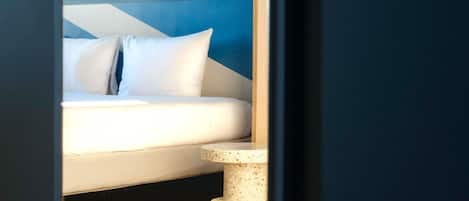 Chambre double, 1 lit double | Literie de qualité, bureau, rideaux d’obscurcissement