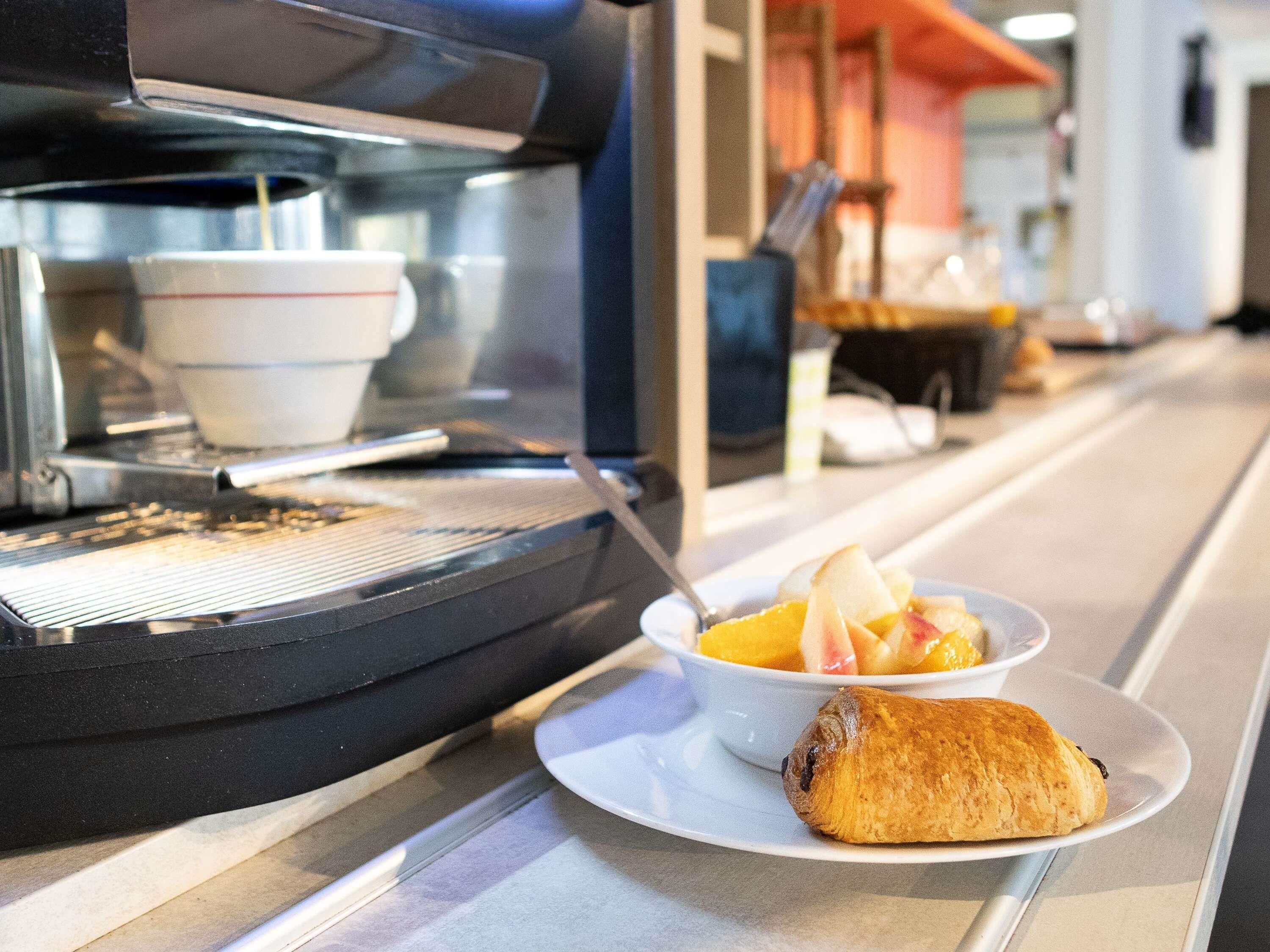 Petit déjeuner buffet servi tous les jours en supplément
