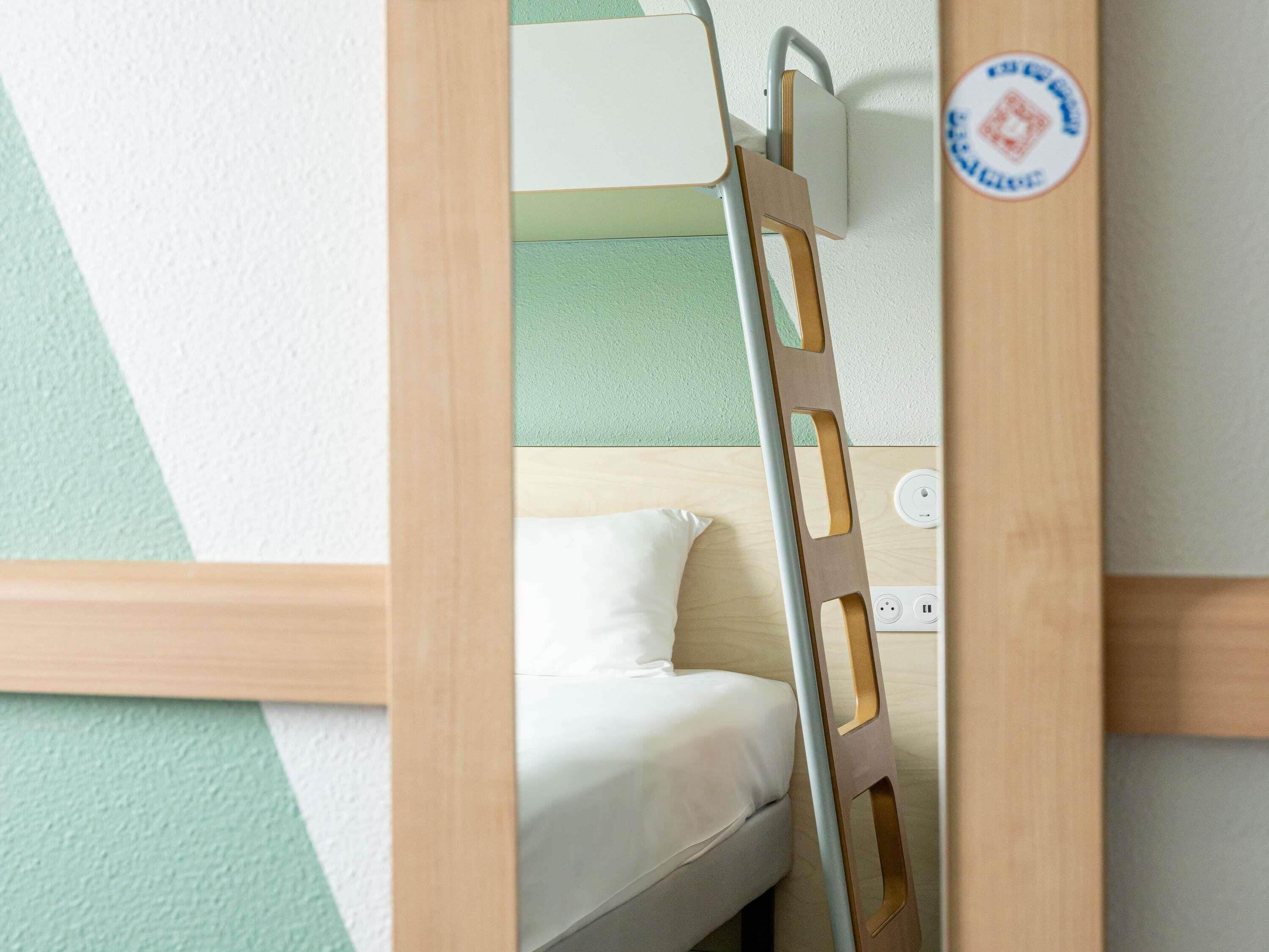 Chambre Double, plusieurs lits | Literie de qualité supérieure, bureau, rideaux occultants