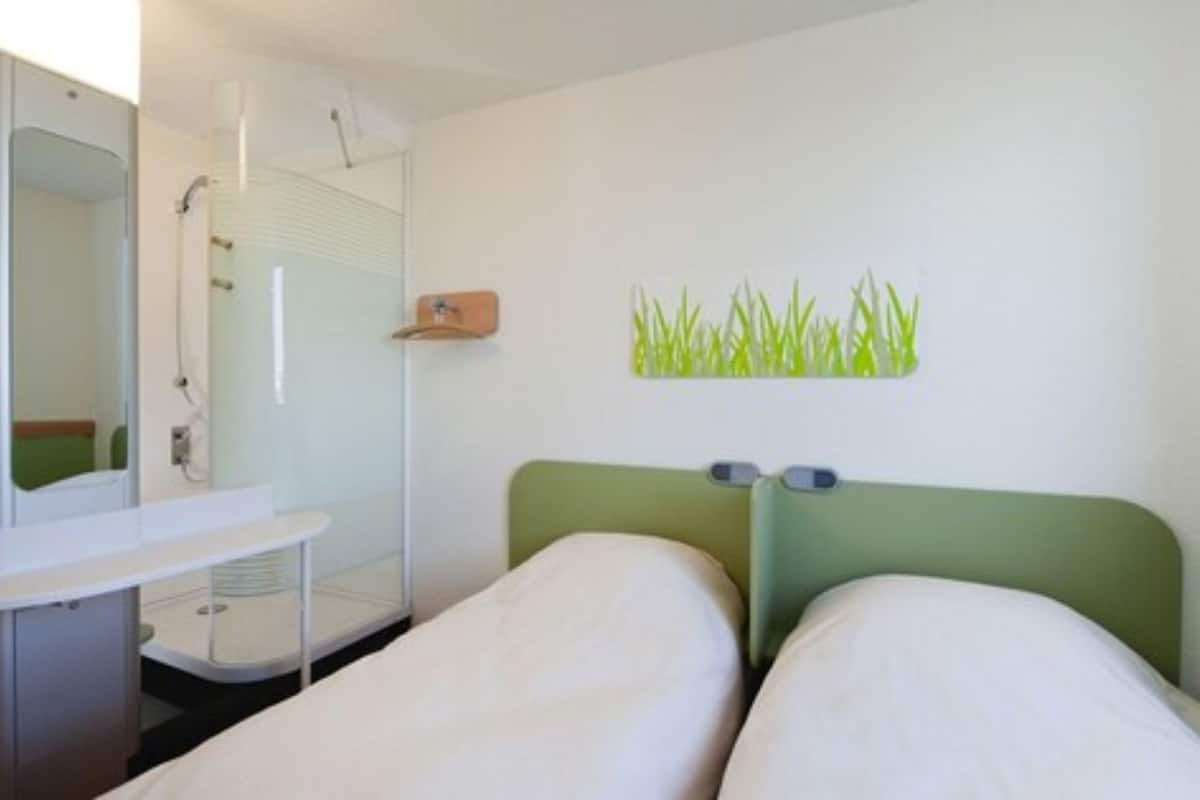 twin room, 2 single beds | premium bedding, desk, blackout curtains, soundproofing