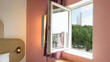 Bureau, chambres insonorisées, Wi-Fi gratuit, draps fournis