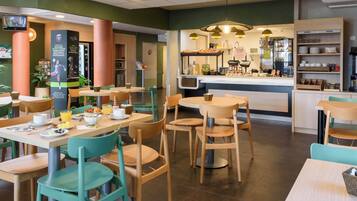 Daily buffet breakfast for a fee