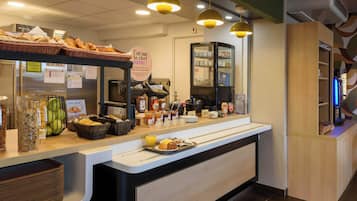 Desayuno buffet todos los días (con cargo)