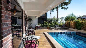 Alberca al aire libre