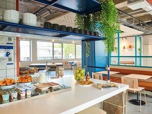 Daily continental breakfast (GBP 6.5 per person) - ibis budget Manchester Centre Pollard Street (Manchester)