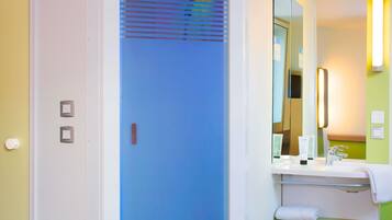 Room, 1 Double Bed | In-room safe, desk, iron/ironing board, free cots/infant beds