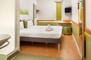 Twin Room, 2 Twin Beds | In-room safe, desk, iron/ironing board, free cribs/infant beds