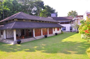 Mặt tiền nơi lưu trú