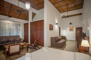 4 habitaciones, ropa de cama de alta calidad y escritorio 