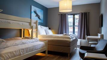 Ropa de cama de alta calidad, escritorio y sistema de insonorización