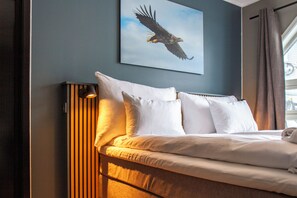 Economy Double Room | Premium bedding, desk, soundproofing, free WiFi - Nordis Hotel Lofoten (Vagan)