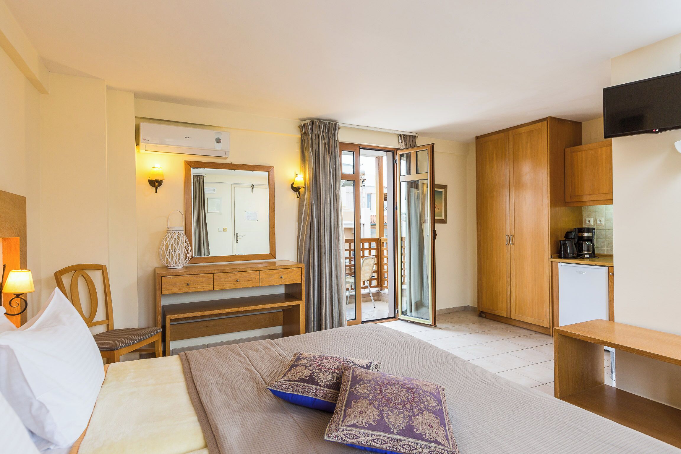 Suite Junior, 1 chambre, vue ville | Draps en coton égyptien, literie de qualité supérieure