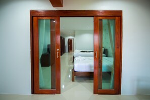 Family Triple Room, Non Smoking | Blackout drapes, rollaway beds, free WiFi - Doungta Anda Hotel (Krabi)