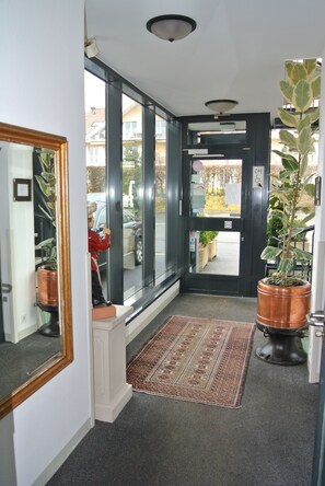 Interior entrance - Auberge de la Réunion (Coinsins)