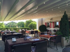 Lunch and dinner served - Auberge de la Réunion (Coinsins)