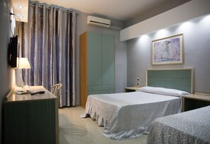 Standard Double or Twin Room | In-room safe, desk, blackout curtains, free WiFi