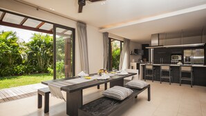 Dining - West Coast Marina by Horizon Holidays (Black River)
