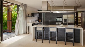 Dining - West Coast Marina by Horizon Holidays (Black River)