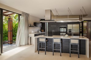 Breakfast, lunch and dinner served - West Coast Marina by Horizon Holidays (Black River)