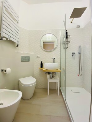 Shower, free toiletries, hair dryer, bidet - Bed and Breakfast Dionisio (Taormina)