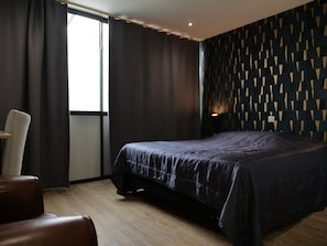 Double Room | Individually decorated, desk, soundproofing, free WiFi - Hotel de la Gare (Saint-Mihiel)