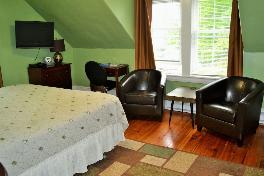 Moon Over Maine by null