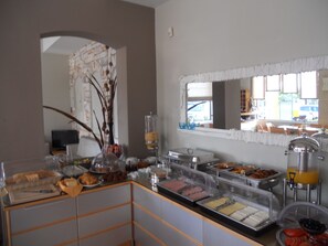 Breakfast area - Alexander Inn (Volvi)