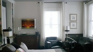 Room, 1 Queen Bed, Ground Floor (Villeneuve Room) - Copper Dreams Bed and Breakfast (Niagara-on-the-Lake)