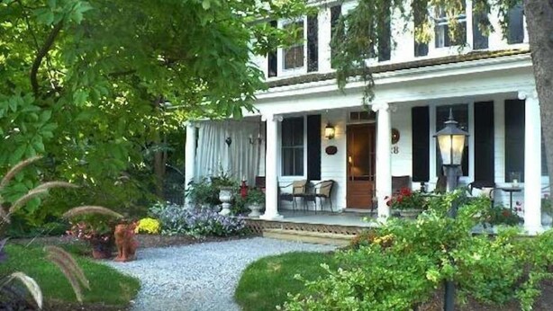 Front of property - evening/night - Copper Dreams Bed and Breakfast (Niagara-on-the-Lake)