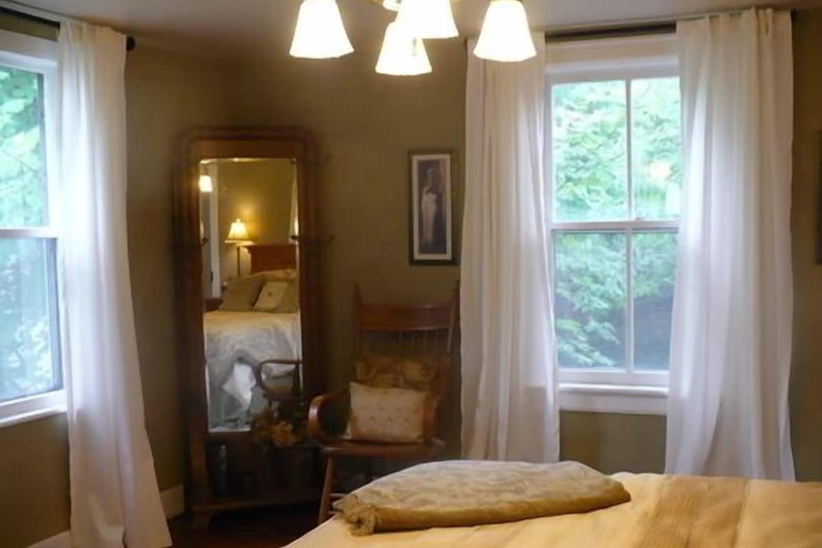 Quarto, 1 cama Queen (Newark Room) | Roupas de cama premium, edredons de pluma