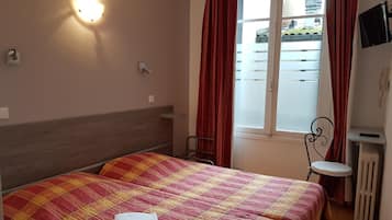 Bureau, rideaux occultants, lits pliants/supplémentaires, Wi-Fi gratuit